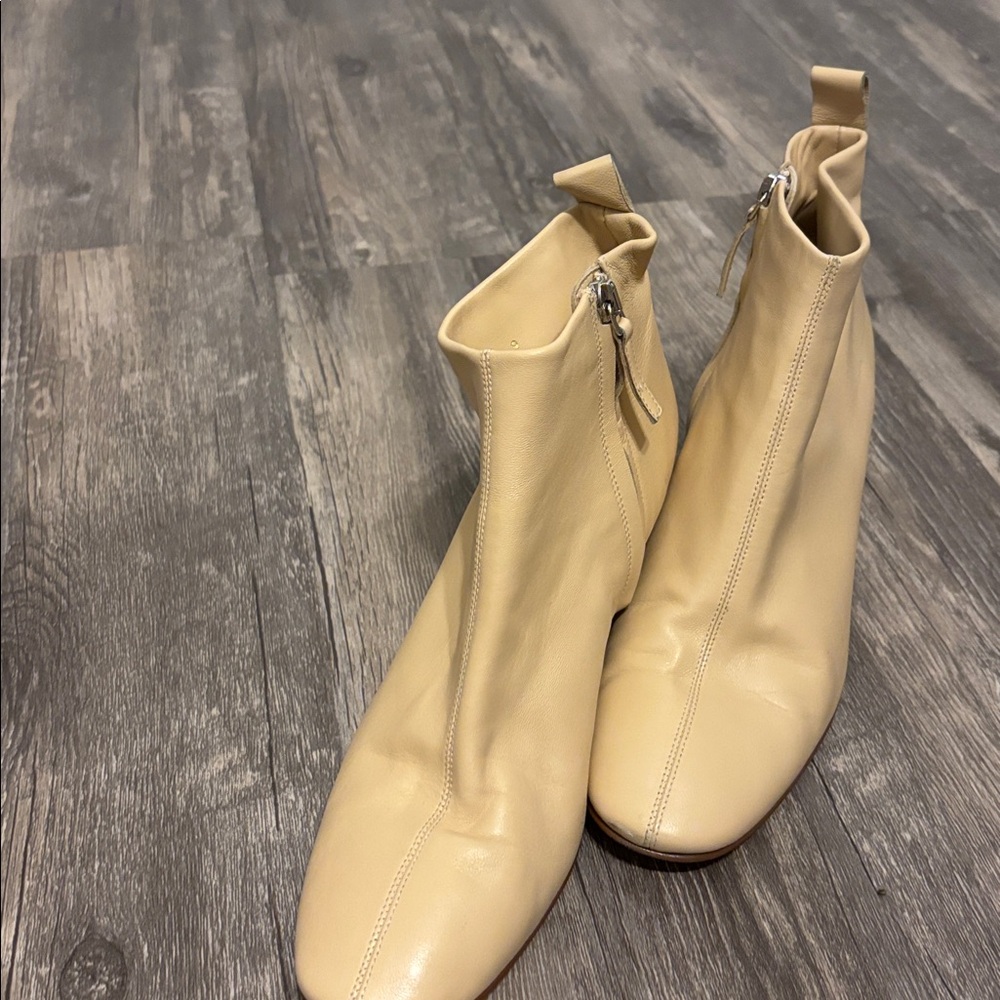Everlane Pale Yellow Leather Ankle Booties with Side Zip - Picture 2 of 8